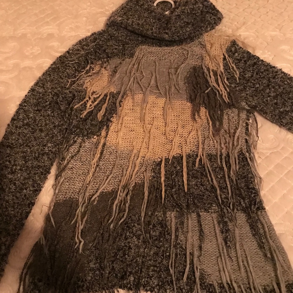 Melanie Lyne Funky Sweater